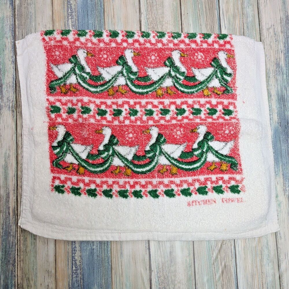 Vintage Christmas Geese Hand Towel 100% Cotton Red Green Holiday 14"x22"